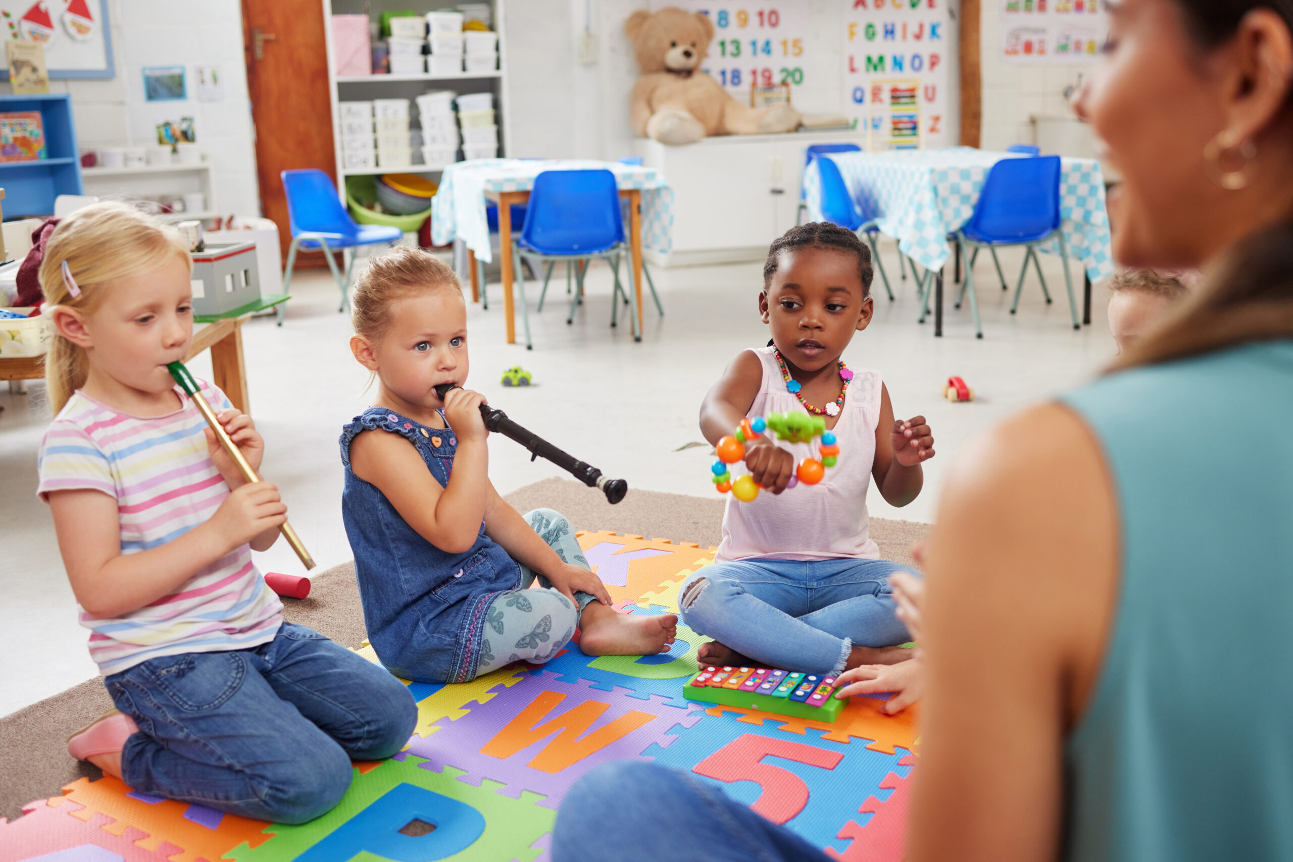 ¿Qué aporta la educación musical al rendimiento escolar?